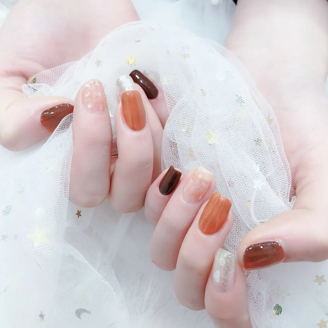 李冰冰 适合黄黑肤色姐妹的显白新年款美甲~