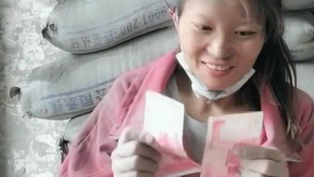 2017年，那个靠卖惨走红网络的“水泥妹”张方方，现在怎么样了？