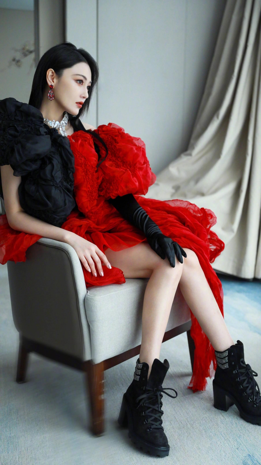 张馨予|张馨予唯美写真，也许那些我失去的，正是我本不该拥有的