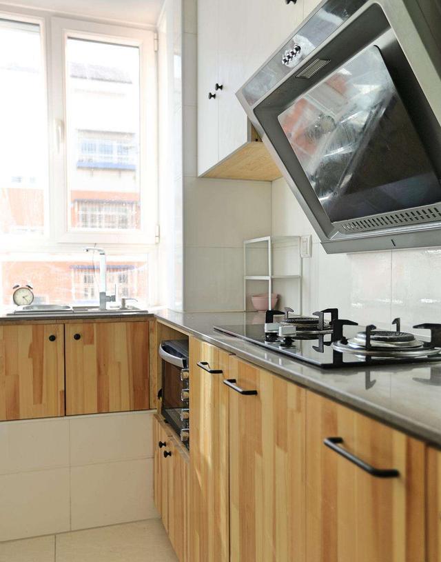 必须给师傅多加200,高橱柜低窗台,垫高后1招解决,邻居看红了眼