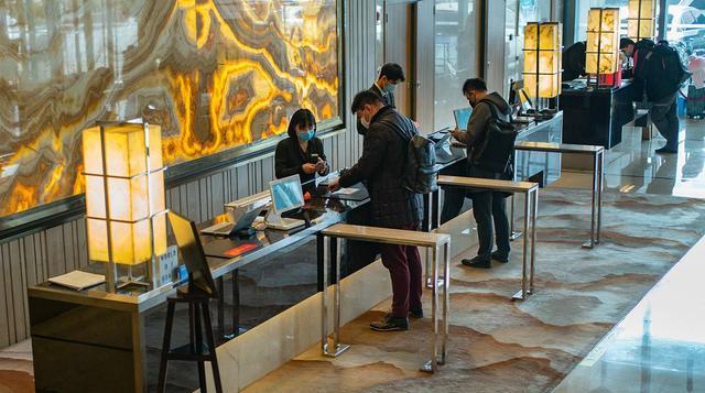 “非夫妻”异性入住酒店,若只登记1人身份信息,被查到咋处理?