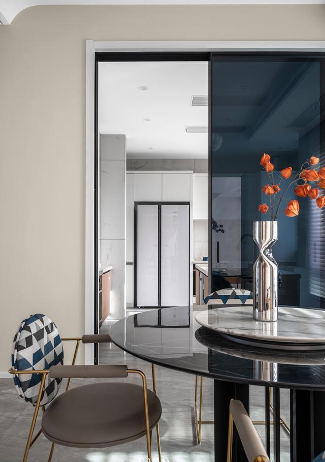 如果理想的家有模板，那就是这套230房！一家六口住着其乐融融