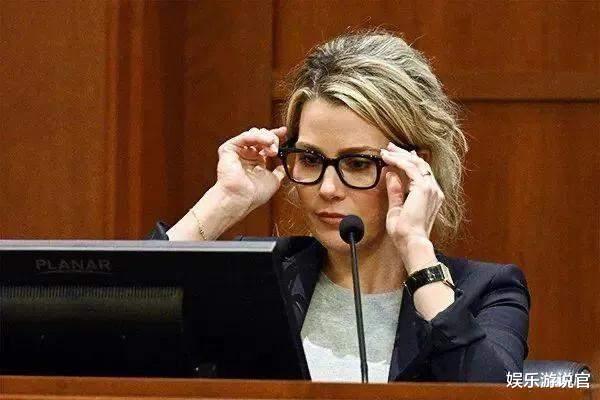 约翰尼·德普|交换眼神挺暧昧，德普的美艳心理医生智商碾压前妻律师，颜值超高