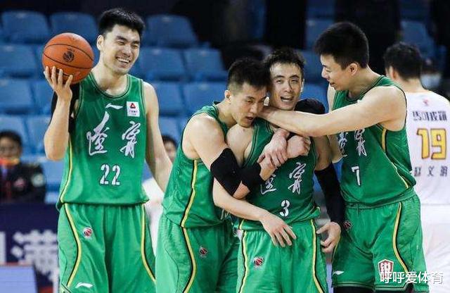 杨鸣|杨鸣赛后甩锅球员，李春江忍无可忍戳破杨鸣谎言