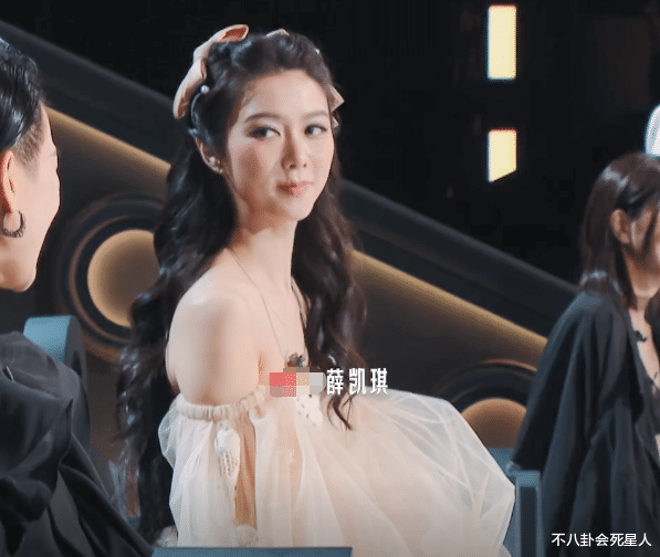 乘风破浪的姐姐|?黑丝、高开叉、辣妹短裙，《浪姐3》舞台首秀，30个女明星杀疯了