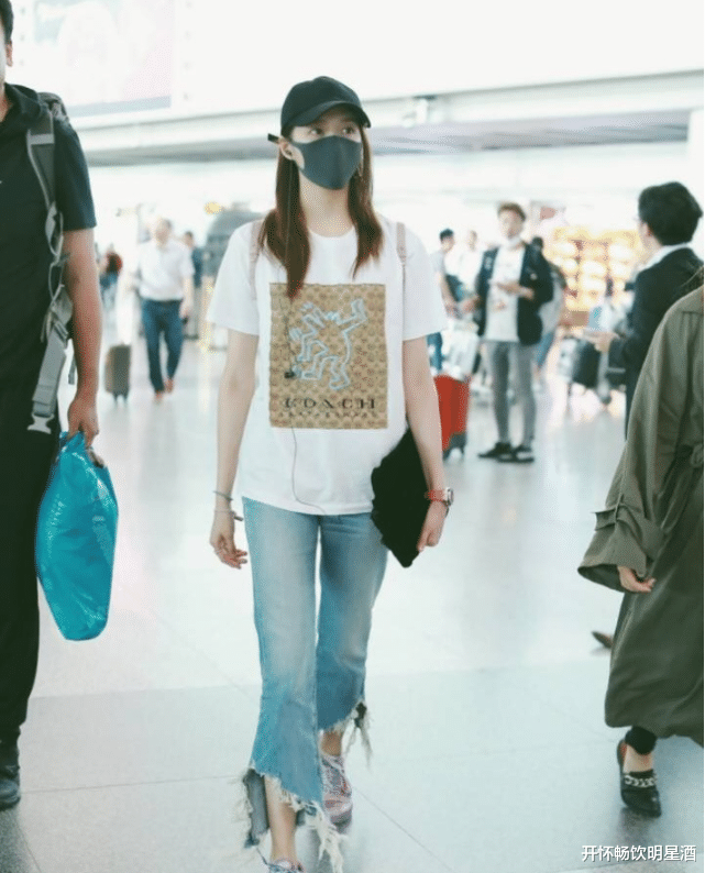 李沁|“洪七公”的开口牛仔裤,李沁女神的迷人双眼,网友:好美!