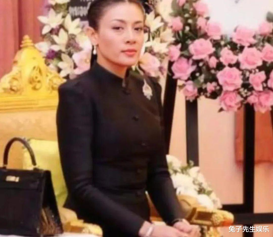 西拉米|没有诗妮娜和西拉米的参与，苏提达和泰王出席公务，心里乐开了花