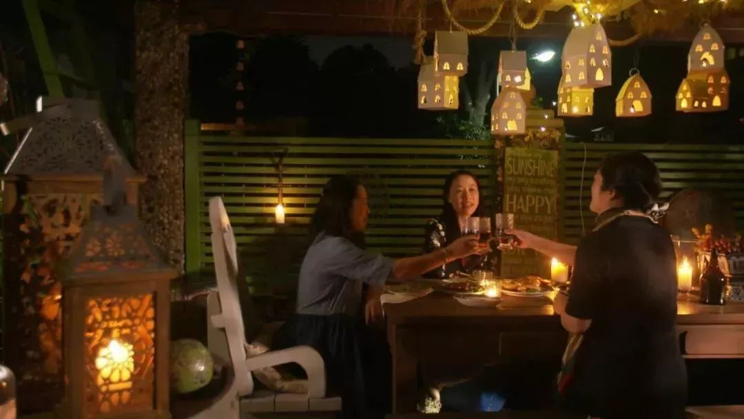 上海市|20年前,在上海郊区买了一个别墅种花的女生,现在怎么样了?