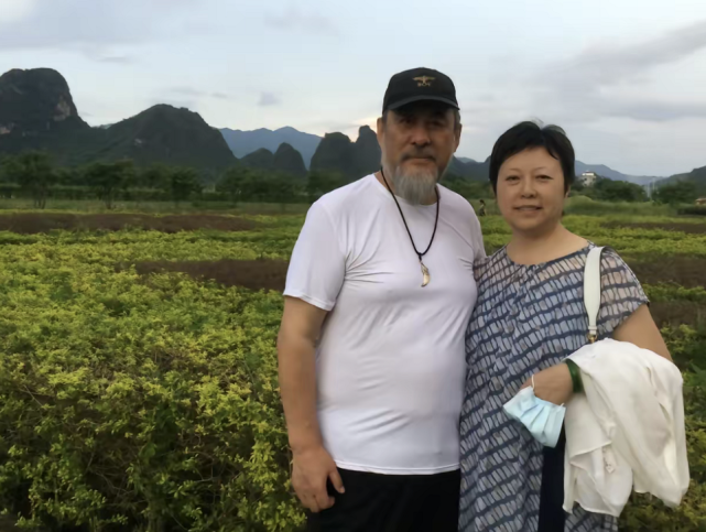 陆树铭|66岁陆树铭心梗病逝，半月前曾晒出全家福，公开妻子孕期珍贵照片