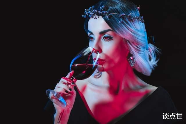 心脑血管疾病|人血可以喝吗?喝了成不了吸血鬼,而且有可能中毒