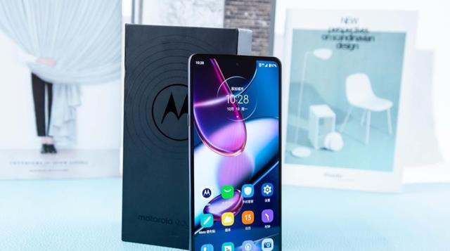 摩托罗拉|摩托罗拉彻底妥协！骁龙8+12GB+256GB顶配价格跌至冰点