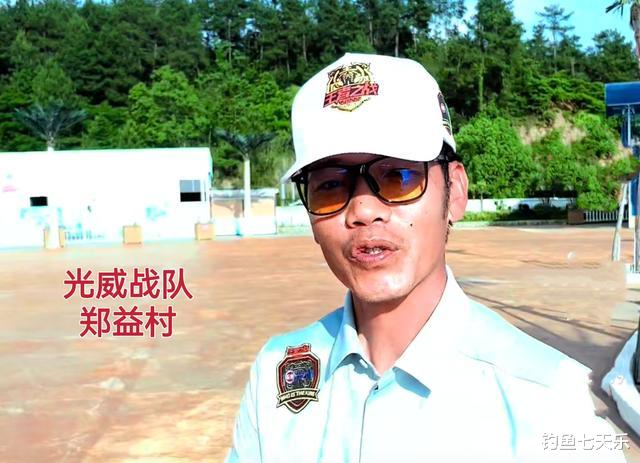 |王者之战垂钓中表现抢眼的郑益村，有实力挑战钓王邓刚吗？