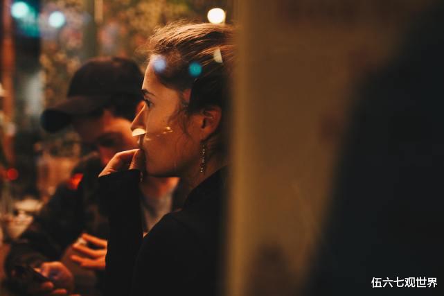 饵料|66岁大爷找一位小9岁老婆,每月6000退休金不够花,然而老婆竟提出无理要求