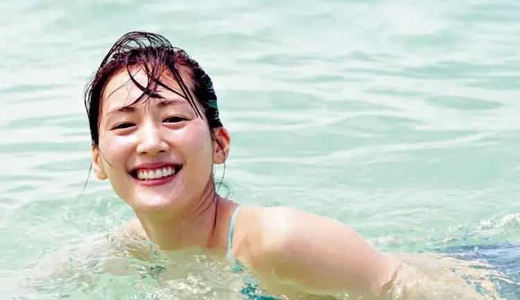 绫濑遥|日剧女神绫濑遥增肥养出小肚腩,37岁已生隐退念头