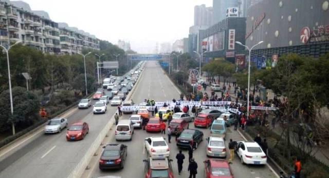 别墅|有钱任性?数十栋“东湖别墅”空置近10年,无人入住!