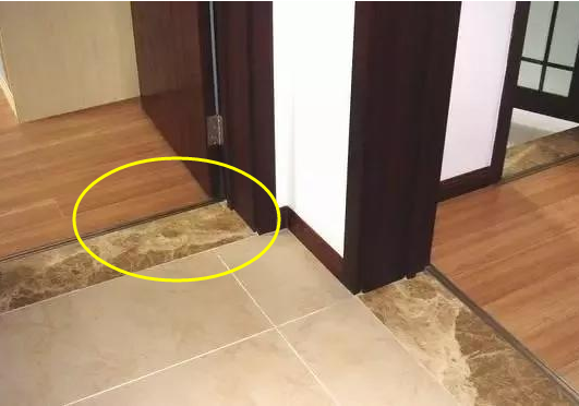 家里装修需不需要铺过门石?听老师傅一分析,才知很多人做错了