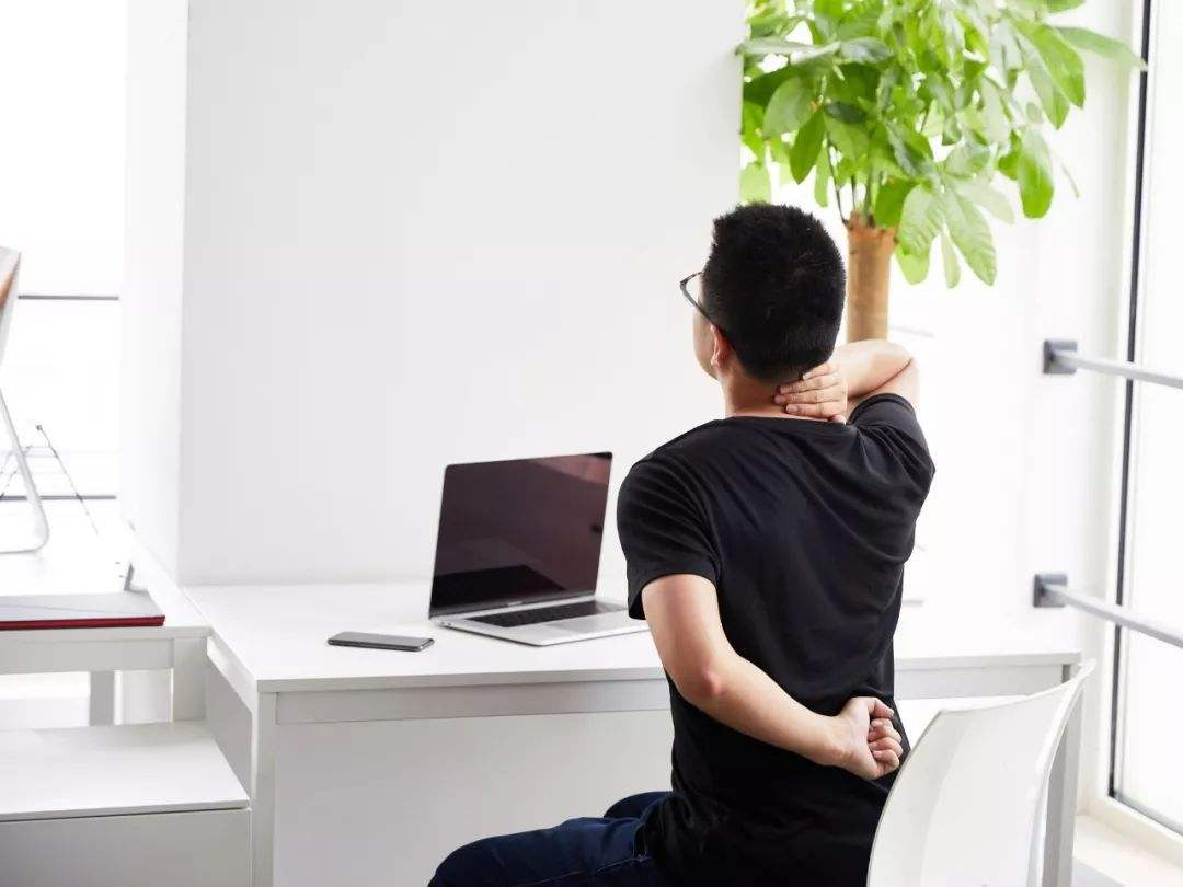 第一套精装房到手,第一件家居我自己买了台FS升降桌