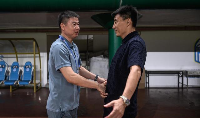 人情?于根伟最新表态引爆争议,球迷吐槽:大头的面子还是有用啊