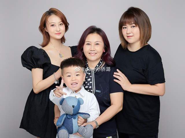 孙侨潞|童星孙侨潞27岁冥诞,母亲晒旧照怀念女儿,自曝体重暴跌十几斤