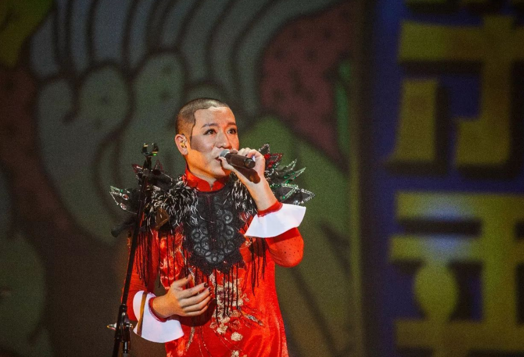 梁龙|从保安到摇滚歌手，曾被王菲都倒追，二手玫瑰梁龙经历了什么？