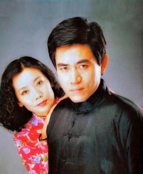 陈宝国|老戏骨陈宝国:与夫人恩爱40年无绯闻,“穷养”儿子自惹烦恼