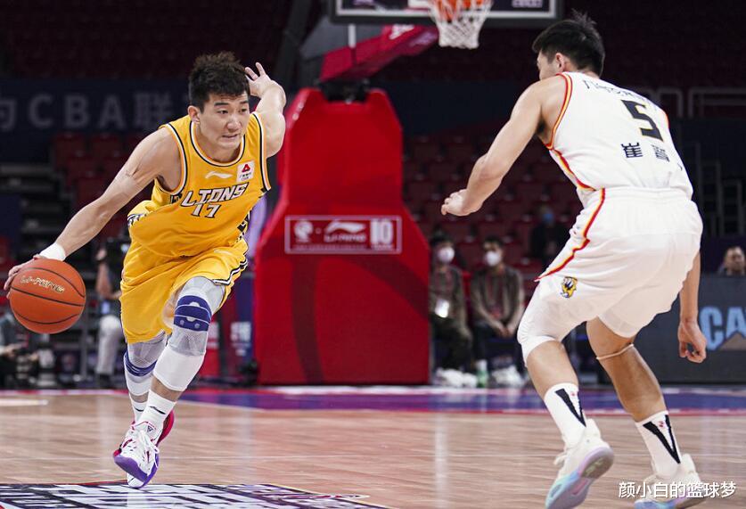 胡金秋|胡金秋仅休息1分26秒！数据无法体现他价值，MVP仍是三叉戟核心