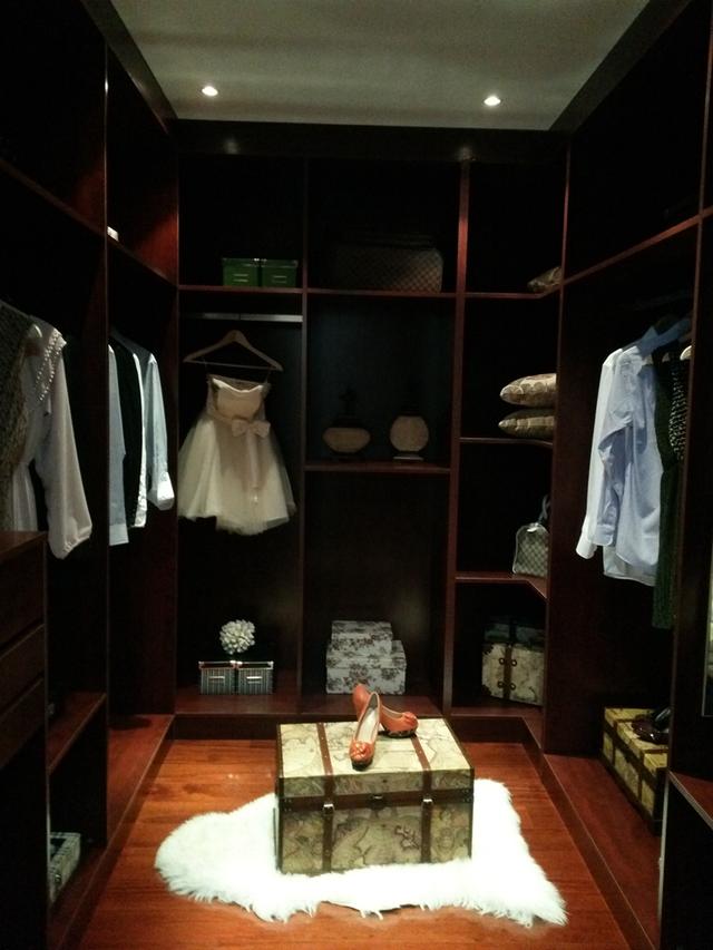 美式风格的样板间，装修设计超漂亮奢华，以后买房照着装准没错