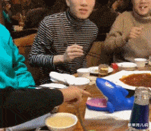 |“钓鱼被咬了，不过钓到了一条招财龙鱼，不亏”评论沸腾了