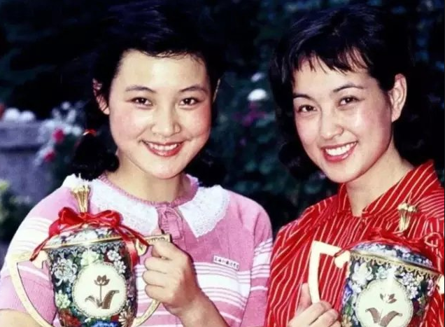 陈冲|陈冲的“毁灭史”，春晚5字得罪众人，在美国弃养双胞胎女儿