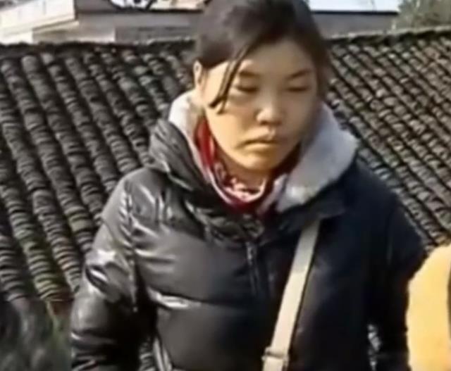 带走彩礼抛弃女儿十多年,不能生育强行认女儿,爷爷:先拿1千万