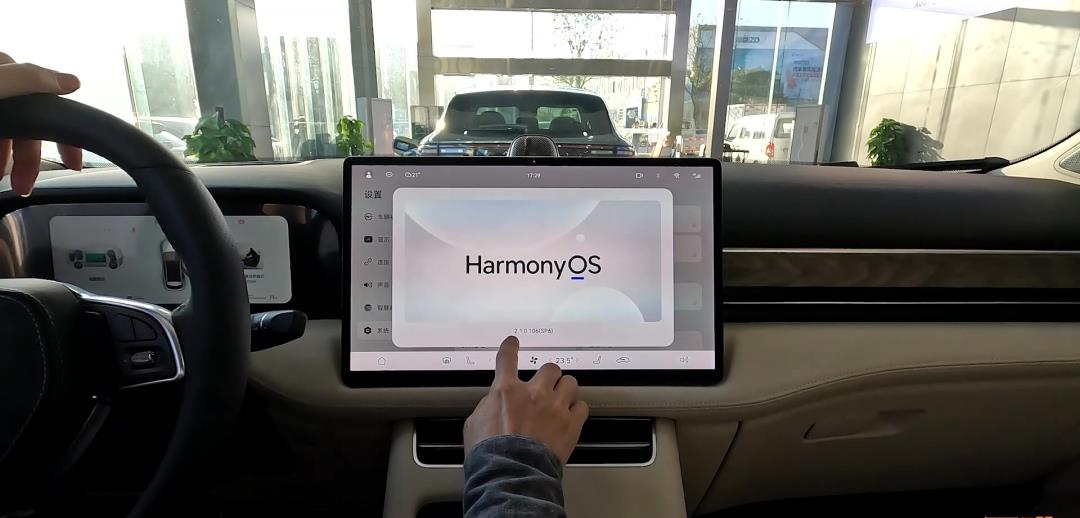 触控|华为问界M5实车体验，华为加持的赛力斯SF5，到底有多厉害？