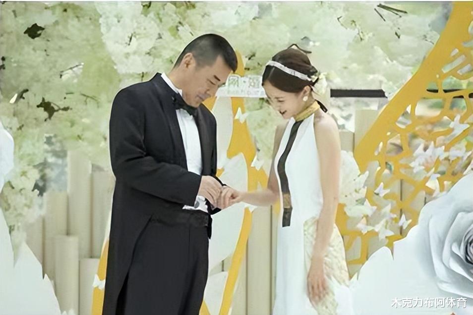 李晨|年近半百还演“偶像剧”！这5位男星真自信，和女主硬组CP像父女