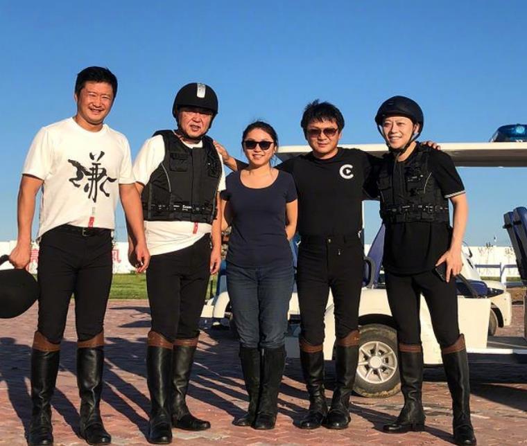 吴京|吴京一把抓住马未都:马老师,你别跑啊,要死就一块儿死吧