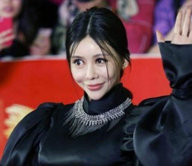 整容|陈数、巩新亮整容前后对比照曝光,“蛇精脸”真的好看吗?