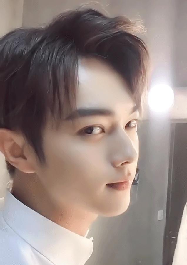 沈腾|“发腮”不可怕，可怕的是曾帅过：昔日小鲜肉颜值暴跌，不忍直视