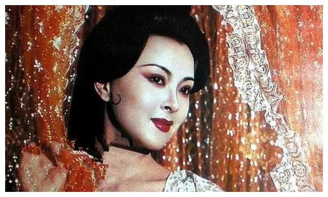 周洁|演员周洁:演杨贵妃爆红,35岁退圈出国,60岁包27万飞机回国去世