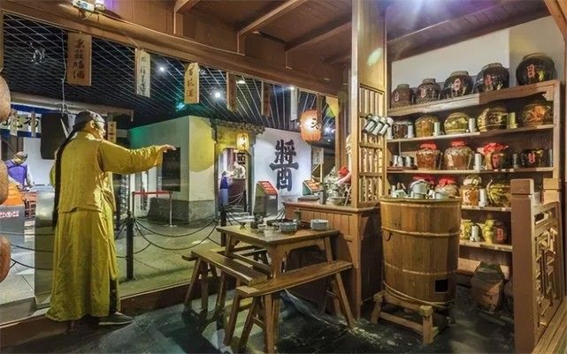 为何古人吃完饭扔下银子就走,店小二既不清点,也不阻拦?