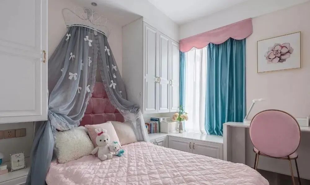 小卧室别再装榻榻米了，人家聪明人这样设计，一样美观实用！