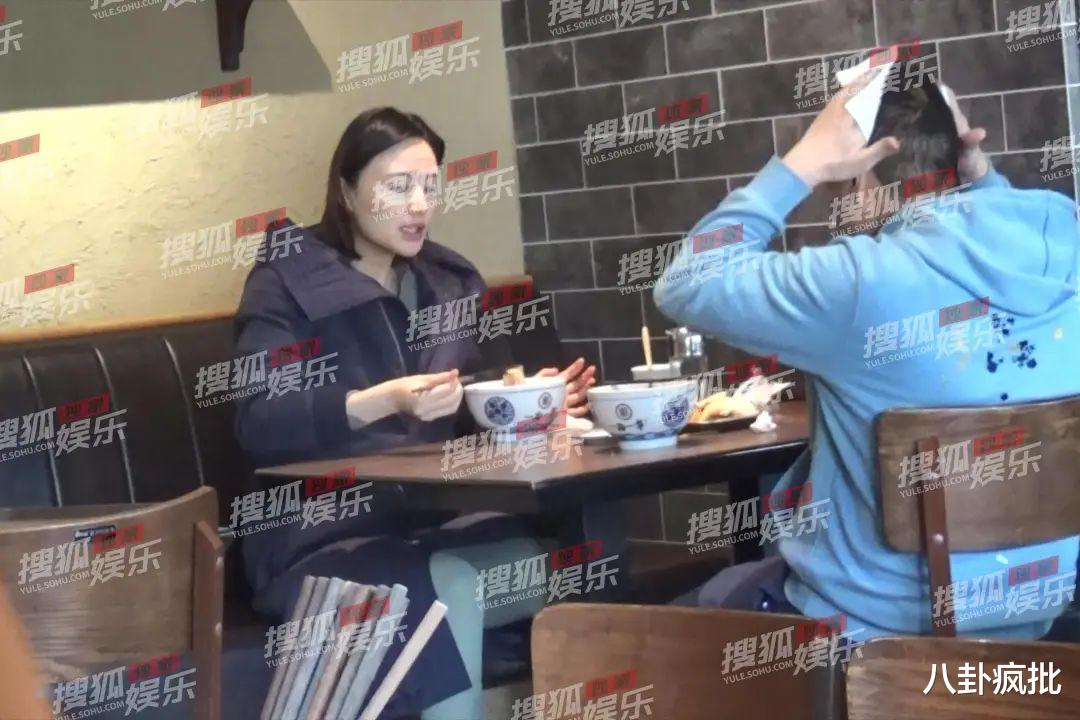 李亚鹏|李亚鹏再当爹！女友小他19岁，傲人身材，模特总冠军！