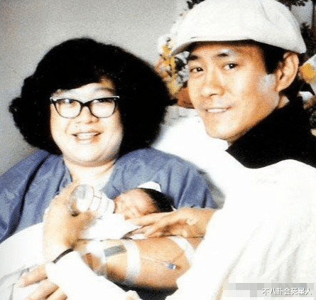 郑少秋|同是郑少秋的基因,把郑欣宜和官晶华两女儿一对比,差距就出来了