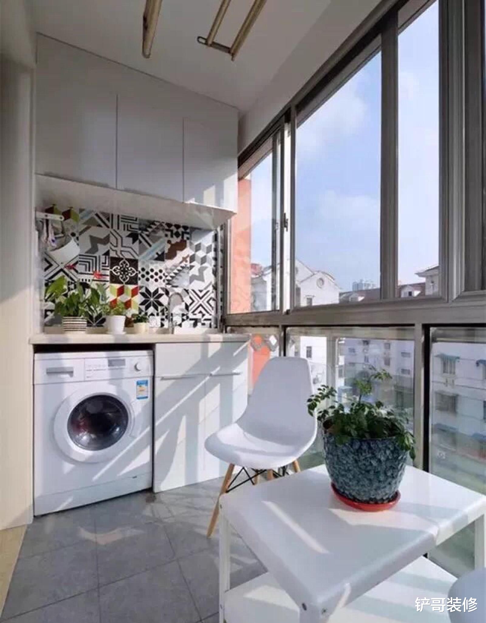 洗衣机放阳台，为何褒贬不一？想把洗衣机放阳台的不要错过！