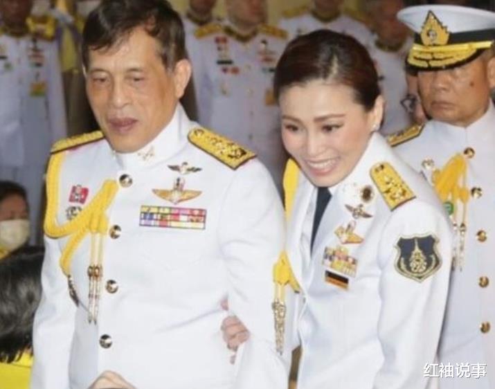 苏提达|苏提达王后心酸时刻：7岁儿子泰王不承认，母爱只能给粉丝孩子