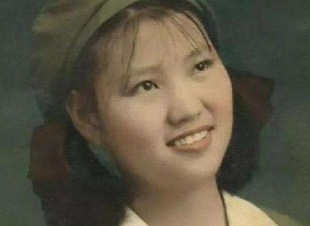 军人|23岁为国捐躯，她的初恋守在墓旁终身未婚，弟弟苦寻她下落64年