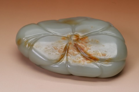 和田玉籽料|舊藏和田玉籽料“卧牛砚台” .