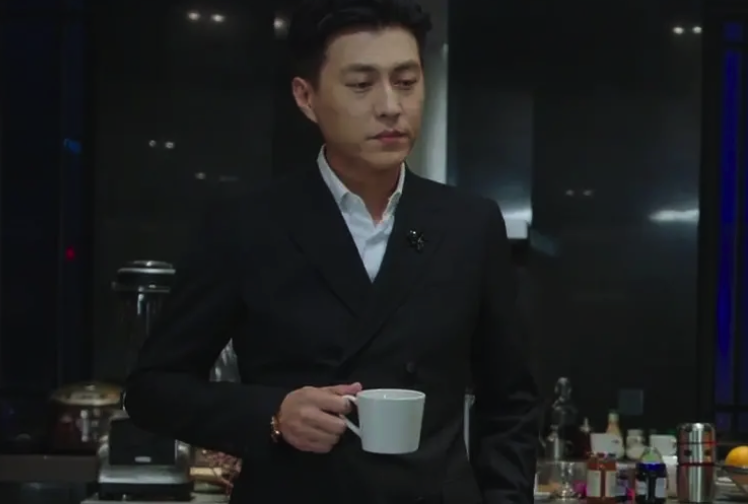 杨洋|同为“西装男神”,把杨洋肖战和靳东张晋放一起,差距就出来了