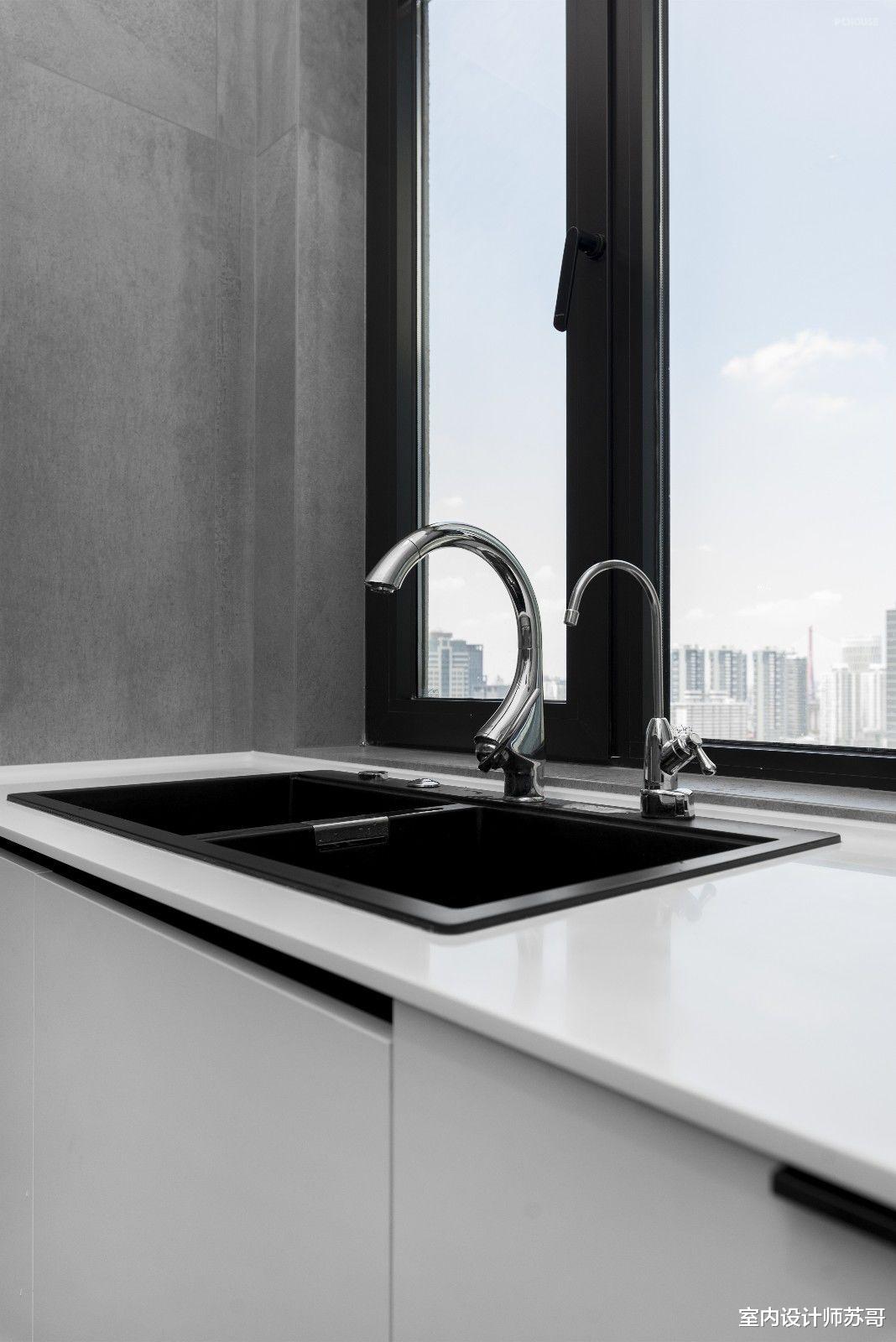 以黑色为主题的三居室,让生活回归本真,这么个性的家真美!