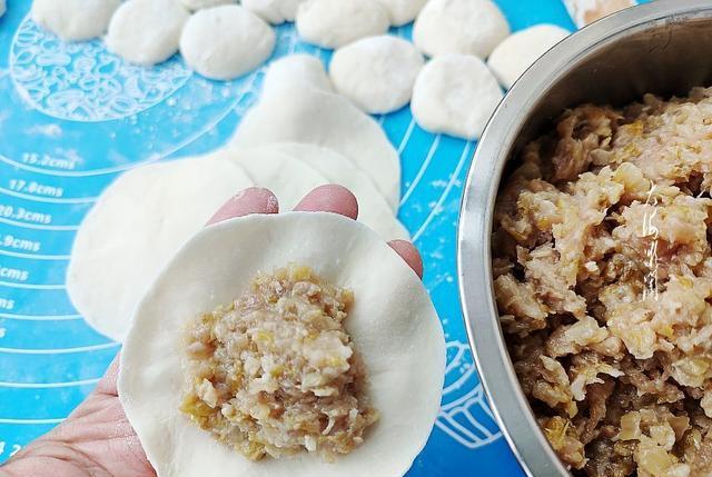 不管多忙,今日霜降记得吃饺子,尊重老传统,纳福吉祥老少都安康