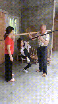 发型 即使上了年纪，也要留一个和小姑娘一样的发型！