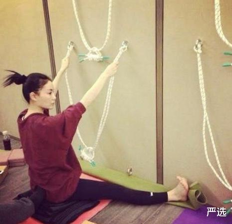 王菲|50岁王菲在健身房挥汗,身材一目了然,自律的女人果然美得不一般