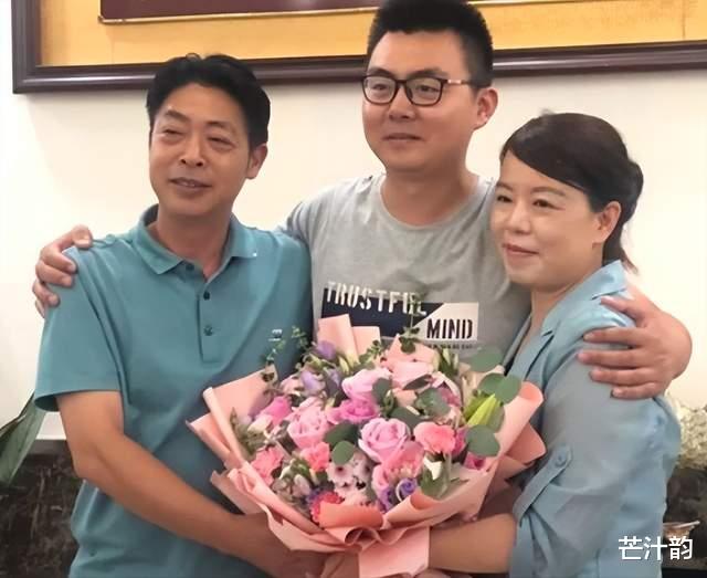 带货|杜新枝迎新年直播首秀，造型干练年轻了不少，再度回应网友质疑